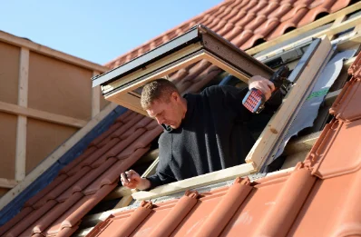 Pose de fenêtres de toit Velux à Charlas